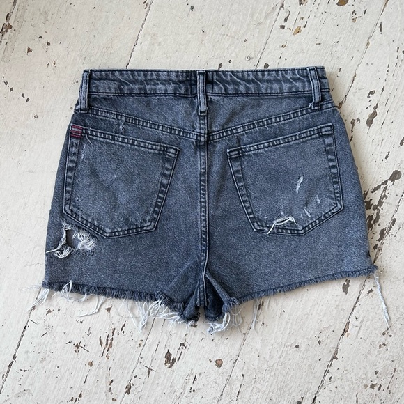 Urban Outfitters Black High Waisted Button Cutoff Shorts - Picture 5 of 10